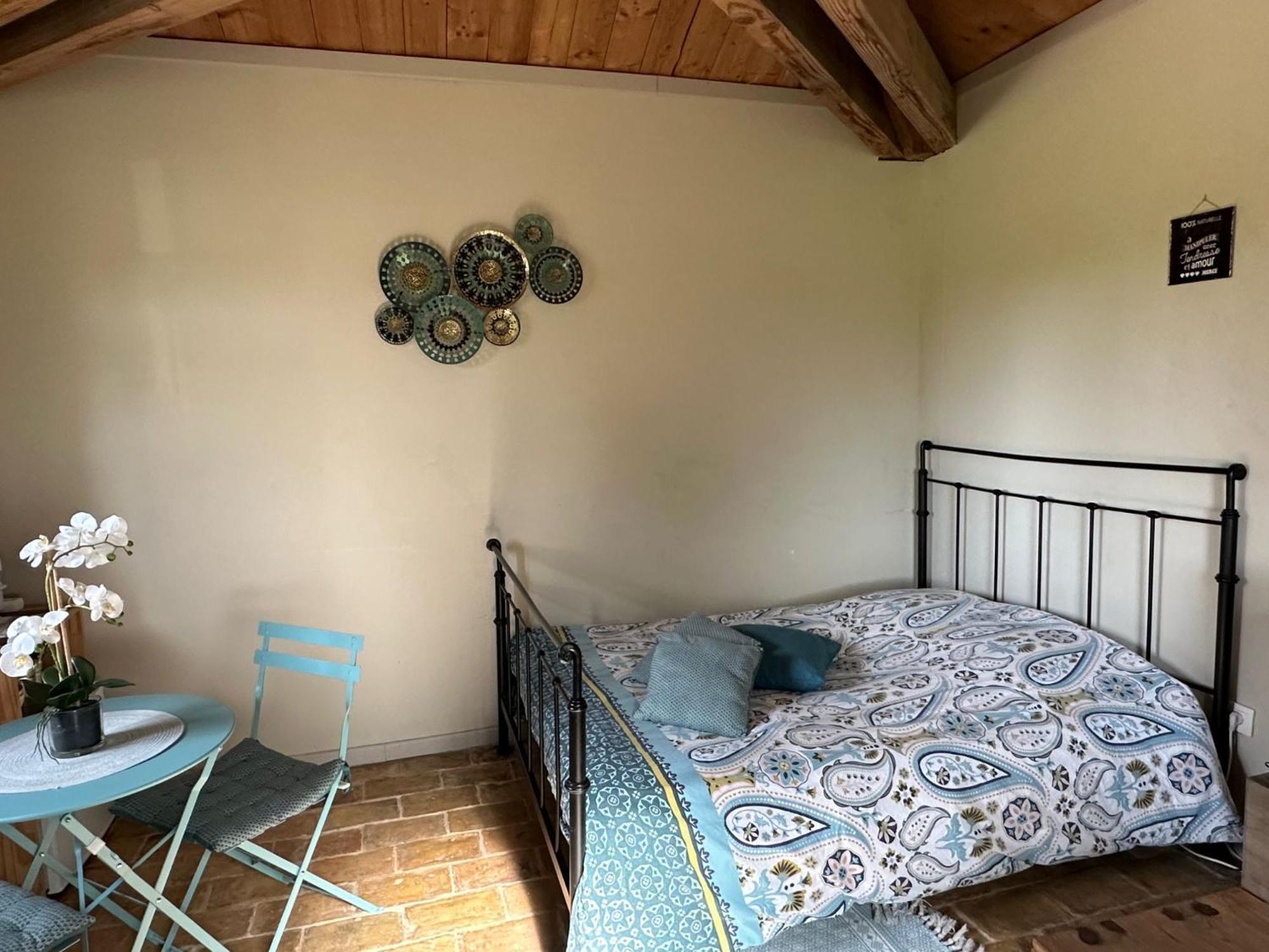 Maisonnette Independante Au Calme Dans Un Grand Jardin Châteauneuf-du-Rhône Екстериор снимка